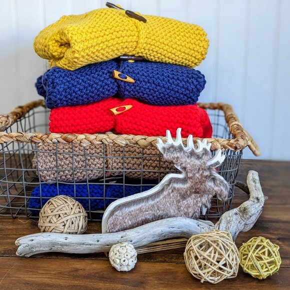 Hand Made Light Grey Baby coat with cape and pompom - Picture 2 of 4